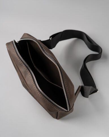 Leather belt bag (bananka) in dark brown, made of crazy horse leather