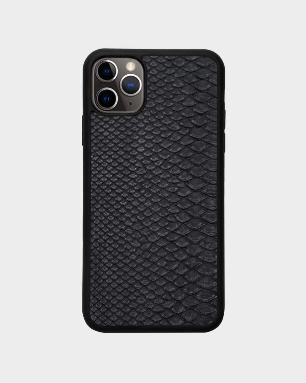 Case made of black python skins with small stripes for iPhone 11 Pro Max