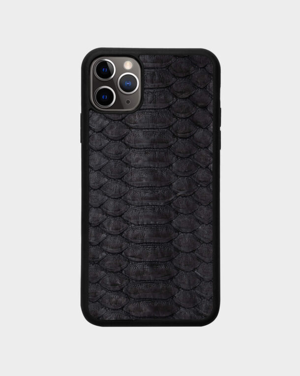 Case made of black python skin with wide stripes for iPhone 11 Pro Max