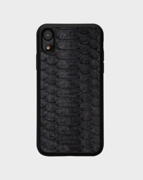 Case made of black python skin with wide stripes for iPhone XR