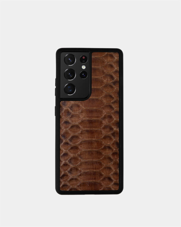 Чехол для Samsung в коричневом цвете из кожи питона с широкими чешуйками.
