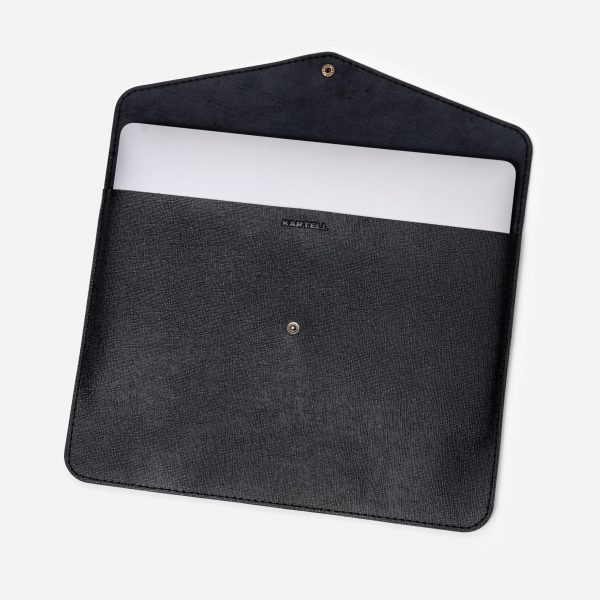 ціна на Чохол для MacBook 13 Air Pro із телячої шкіри saffiano у чорному кольорі
