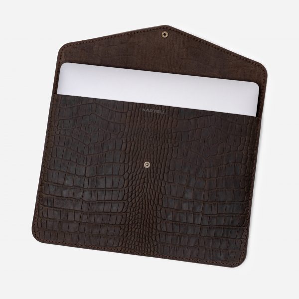 ціна на Чохол для MacBook 13 Air Pro з телячої шкіри, тисненої під крокодила у темно-коричневому кольорі
