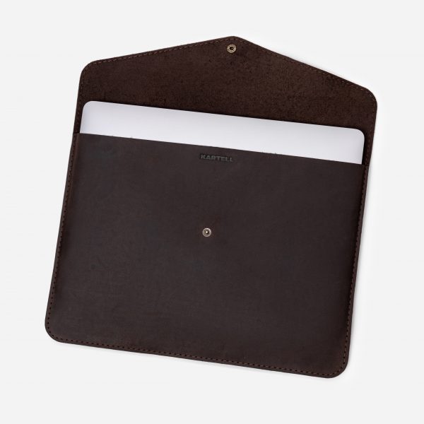 ціна на Чохол для MacBook 15 Pro зі шкіри крейзі хорс, в темно-коричневому кольорі
