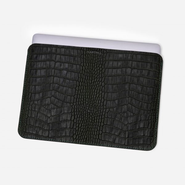 ціна на Відкритий чохол для MacBook 15 Pro з телячої шкіри, тисненої під крокодила у темно-зеленому кольорі