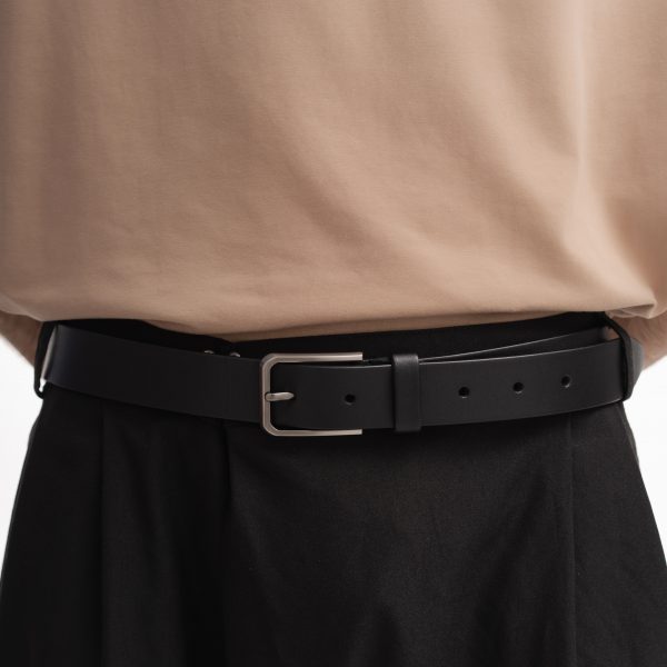 Black leather belt with a gray buckle in Kyiv