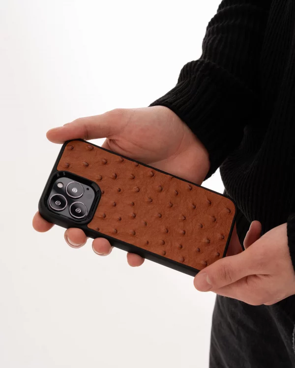 Чохол із коричневої шкіри страуса з фолікулами для iPhone 14 Pro у Києві