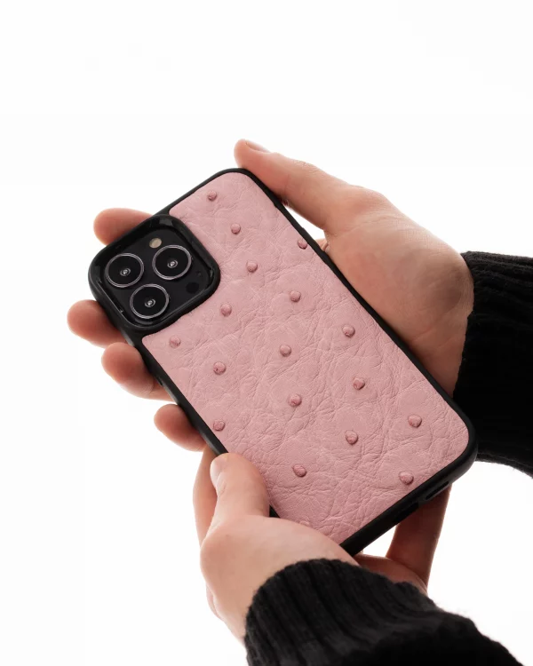 ціна на Чохол із рожевої шкіри страуса з фолікулами для iPhone 14 Plus