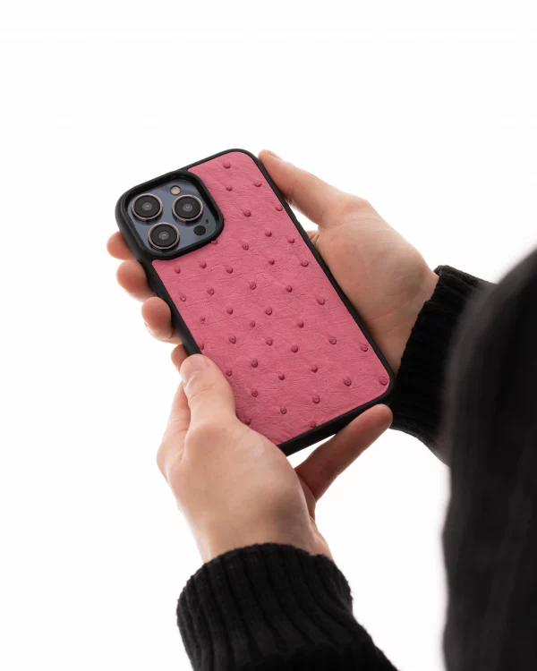 цена на Чехол из ярко-розовой кожи страуса для iPhone 12 Mini