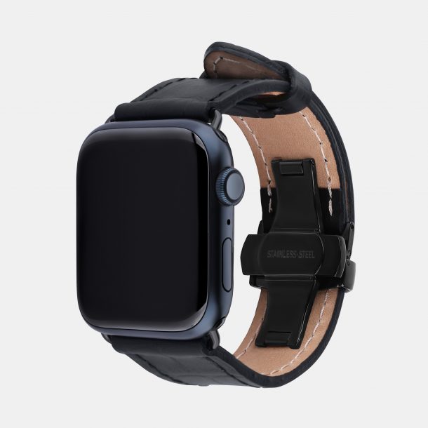 Ремешок для Apple Watch из телячьей кожи, тисненой под крокодила в черном цвете.