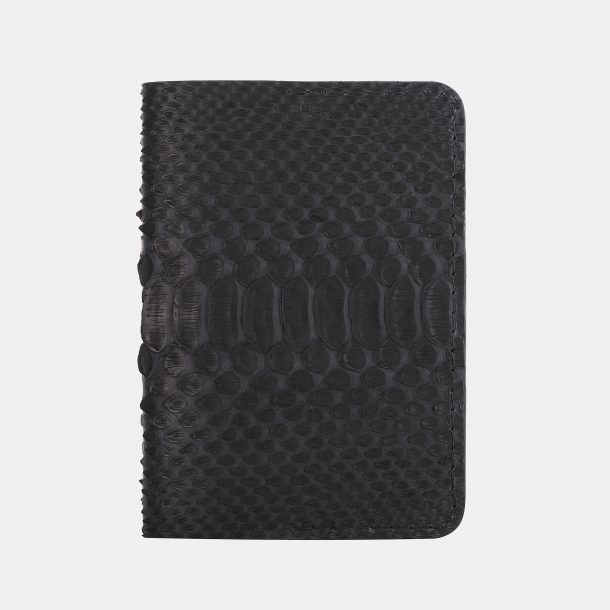 Обложка для паспорта из черной кожи питона с широкими чешуйками
