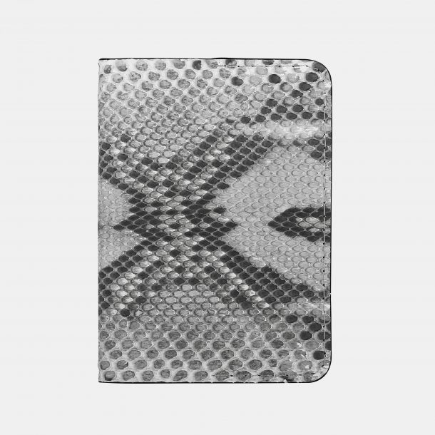 Обложка для паспорта из черно-белой кожи питона с мелкими чешуйками