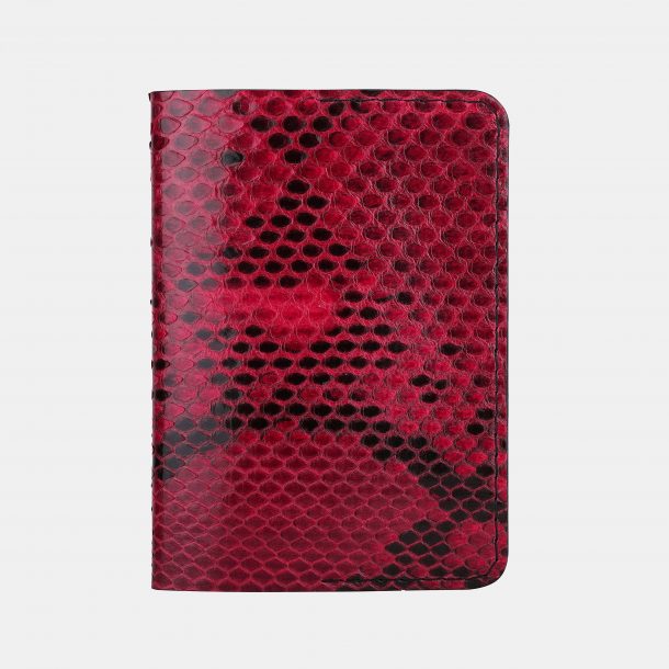 Обложка для паспорта из красной кожи питона с мелкими чешуйками