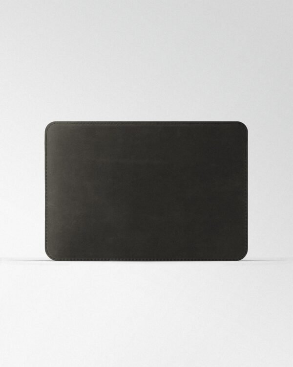 Чохол Minimalist із темно-коричневого крейзі хорс для MacBook